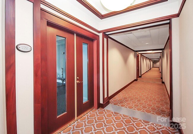 Building Photo - 400 N Church St