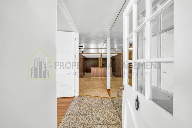 Building Photo - Charming 3-Bed Ranch Home with room for 4t...