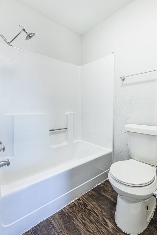 Building Photo - 2902 NW 45th Pl