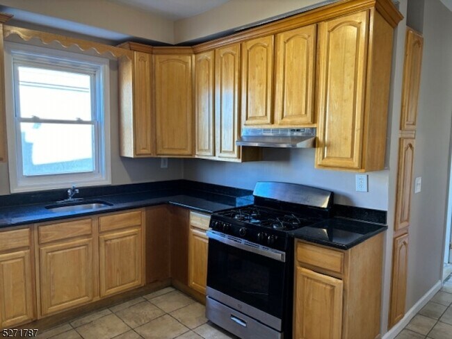 Building Photo - 159 S 11th St