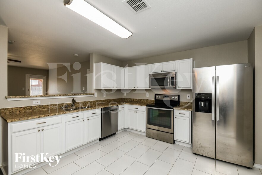 Building Photo - 9021 Cheswick Dr