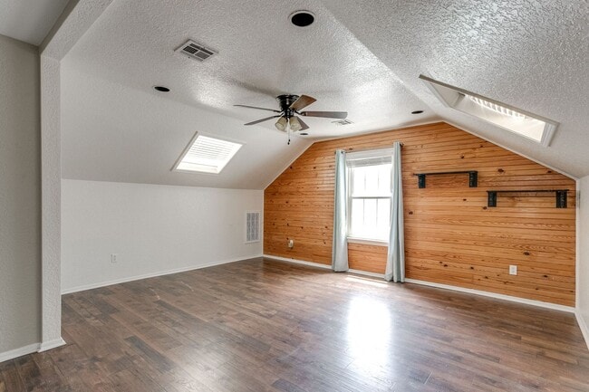 Building Photo - 1309 Fox Lake Ln