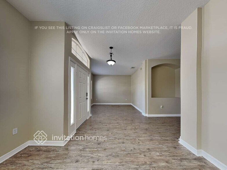 Building Photo - 498 Woodford Dr