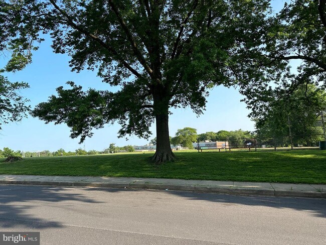 Building Photo - 1844 Trenleigh Rd