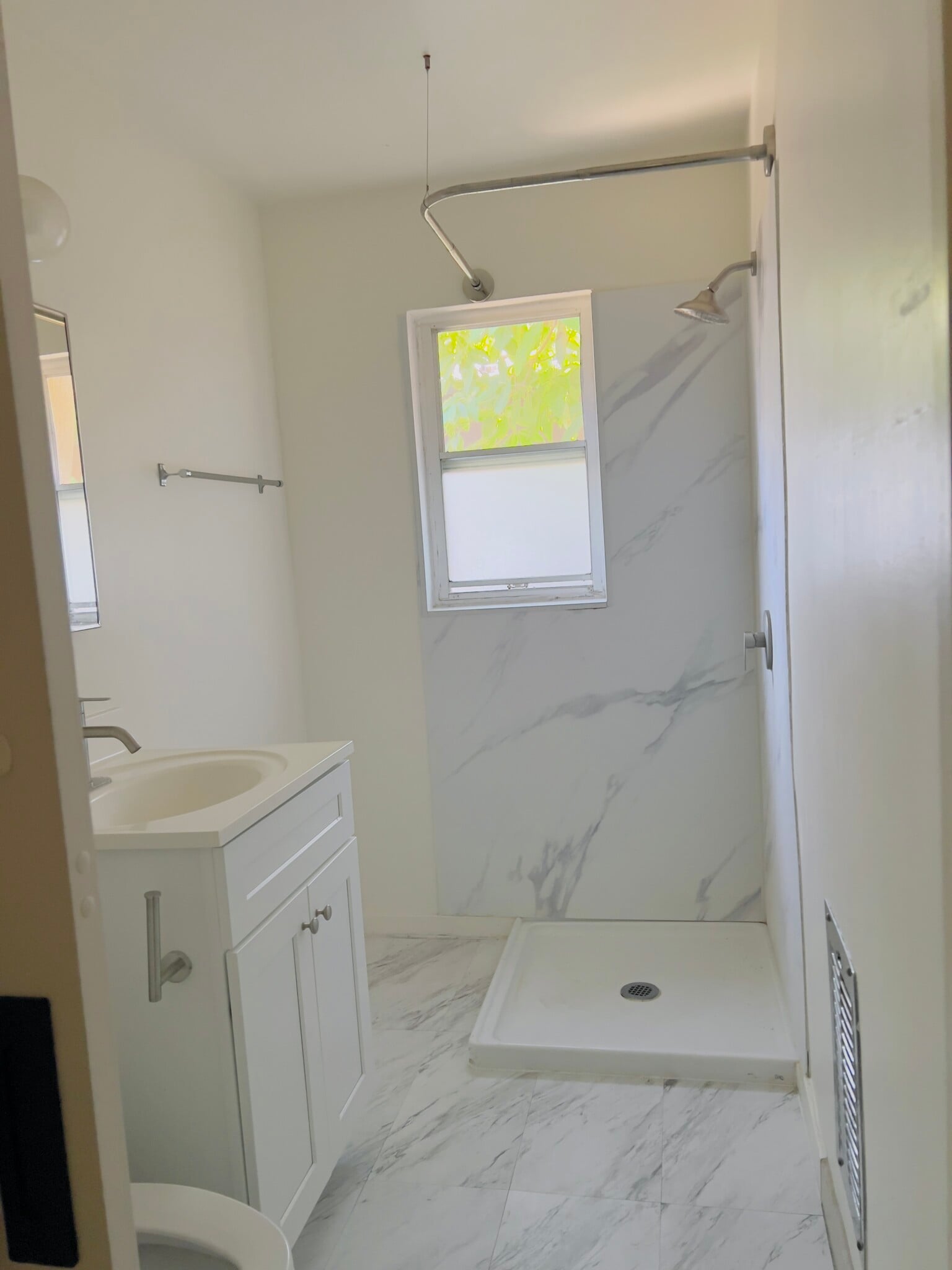 Building Photo - 4247 1/2 S Centinela Ave