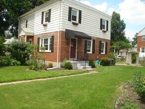 Building Photo - Duplex Close to Shirlington