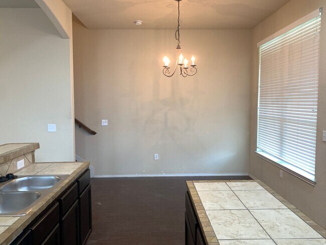 Building Photo - 3/2.5/2 in Creekside Crossing / 2 Stories ...