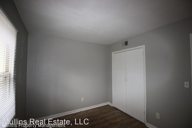 Building Photo - 2 br, 1 bath House - 4628 Woodside Dr.