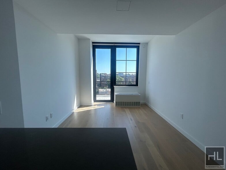 Building Photo - NORTHERN BOULEVARD