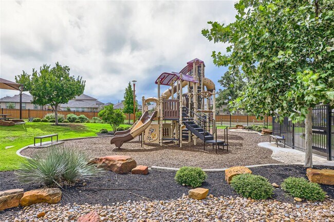 Building Photo - 3 bedroom with office in sought after Copper Canyon Community!