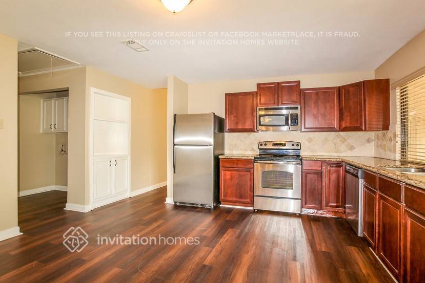 Building Photo - 3827 Cypressdale Dr