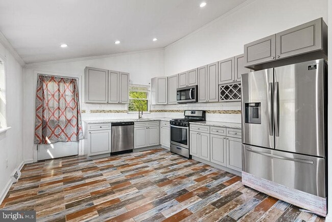 Building Photo - 23 N Sunset Dr