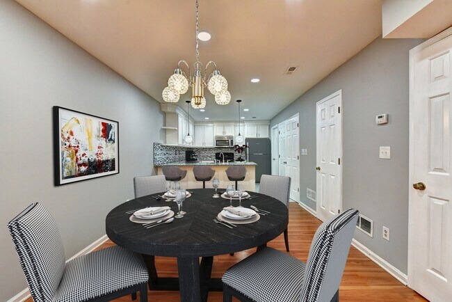 Building Photo - 1057 Mansfield Ct