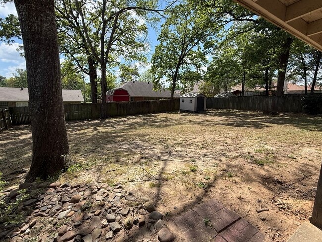 Building Photo - Large 3 Bedroom 2 Bath in PTISD