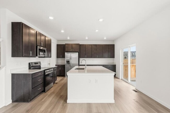 Building Photo - 4322 Fellows Dr