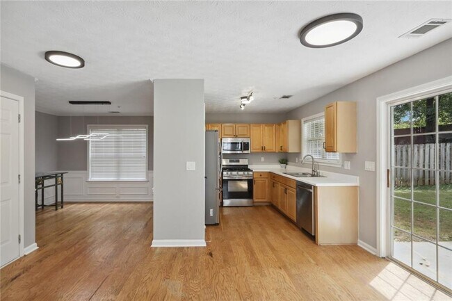 Building Photo - 1328 Glenover Way
