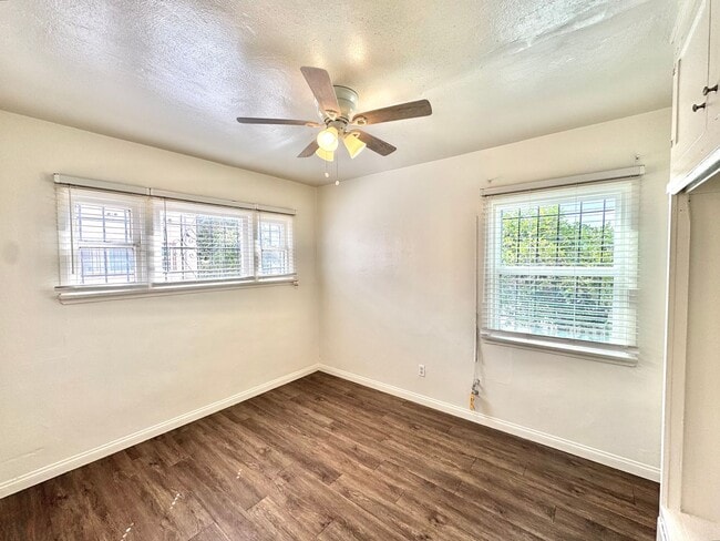 Building Photo - 3827-3829 1/2 National Avenue