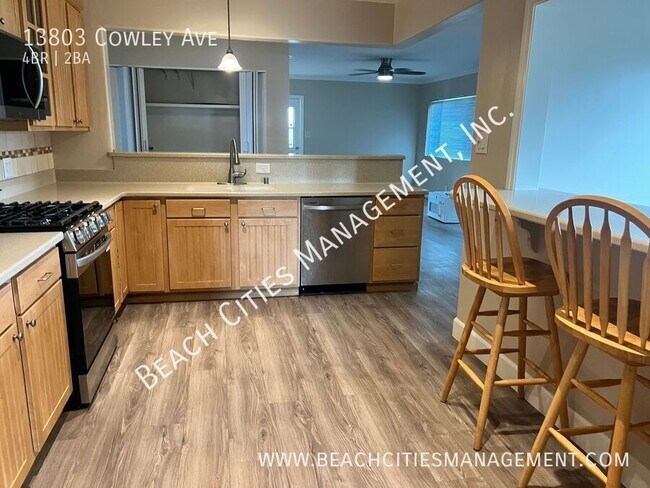 Building Photo - 13803 Cowley Ave