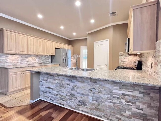 Building Photo - 2609 Century Park Blvd