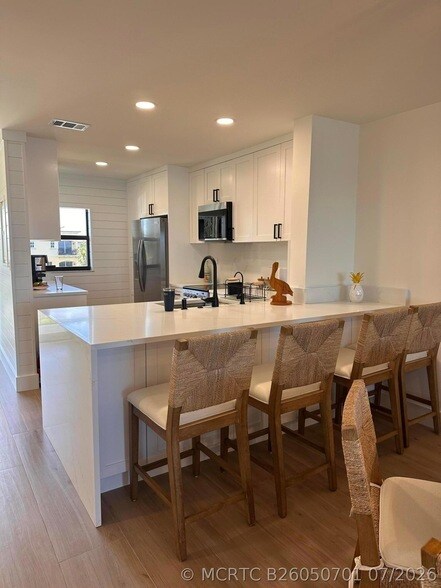 Building Photo - 7430 S Ocean Dr