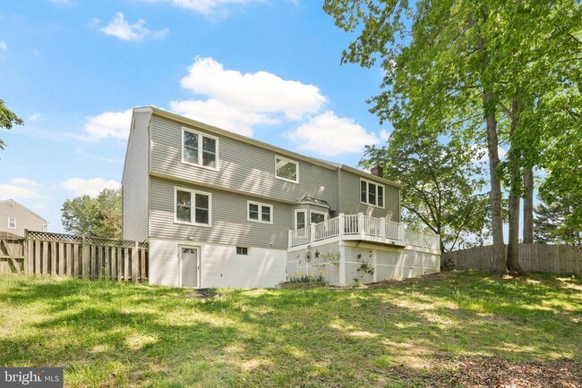 Building Photo - 10 Apple Blossom Ct