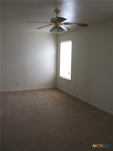 Building Photo - 1402 Chips Dr