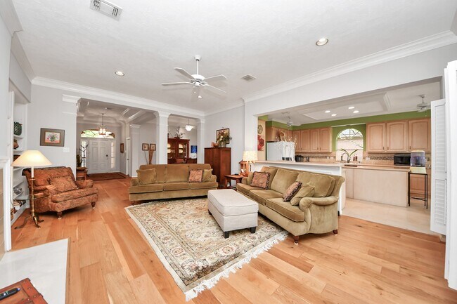 Building Photo - 19 Wild Meadow Ct