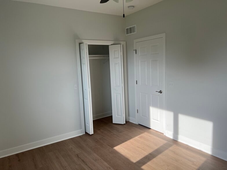 Building Photo - 500 Leavens Ave