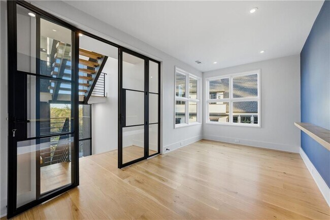 Building Photo - 1033 Reeder Cir NE