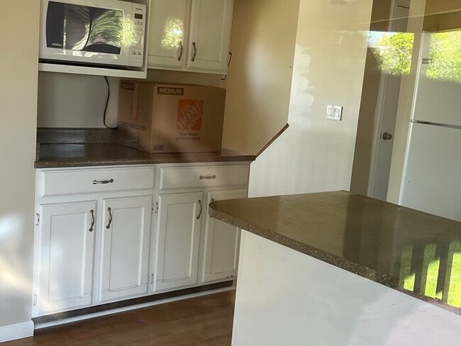 Building Photo - Great West Jordan 4 Bedroom 2 Bath Home!