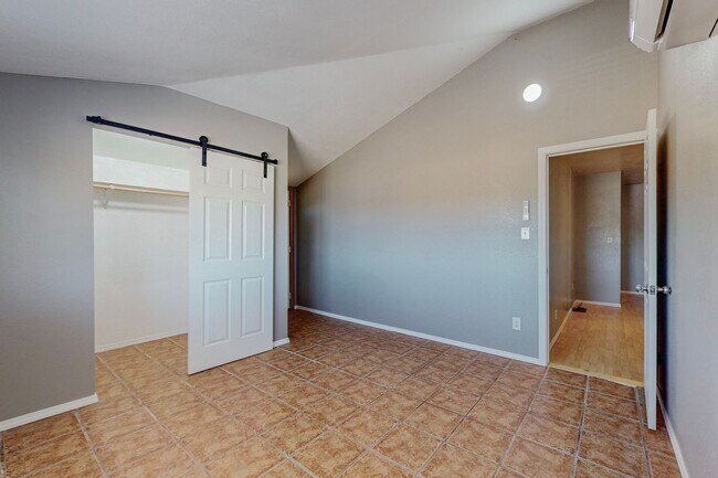 Building Photo - 2830 Floral Rd NW