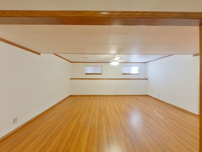 Building Photo - 3 Bedroom Home