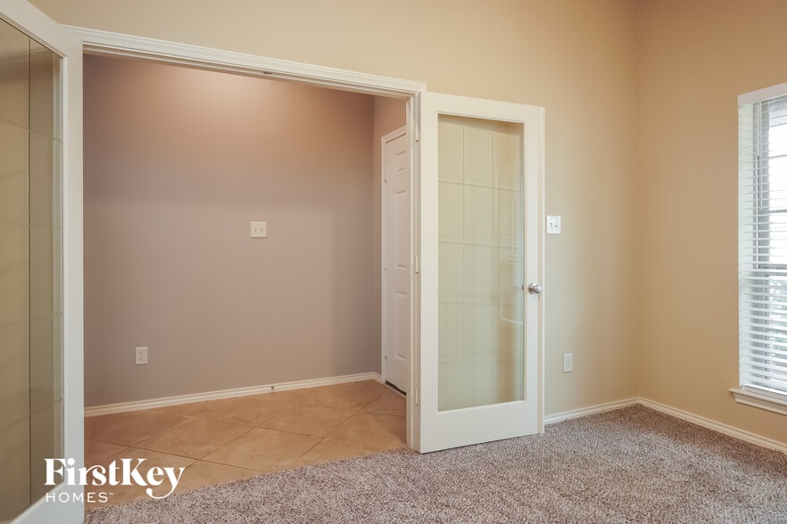 Building Photo - 4127 Ponderosa Hills Ln