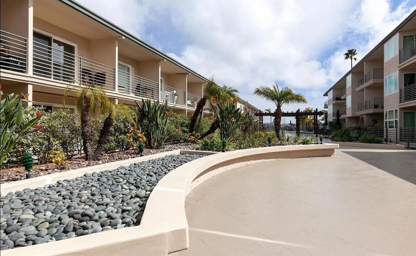 Building Photo - 1021 Scott St