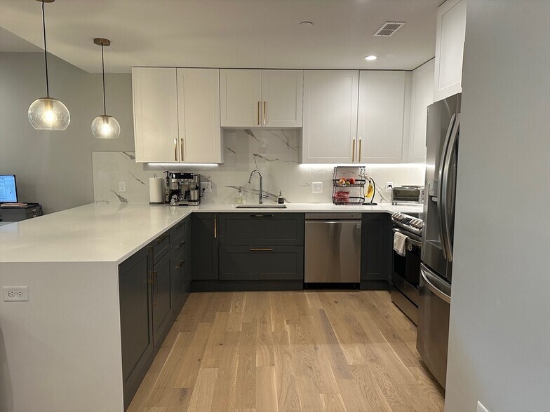 Building Photo - 56 Winship St