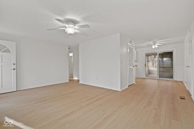 Building Photo - 8856 Moll Dr