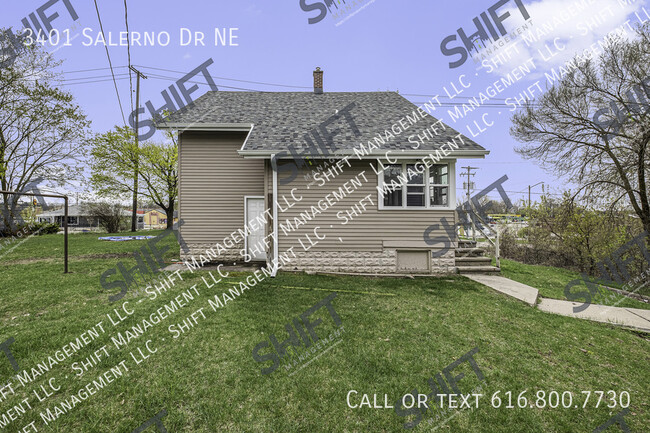 Building Photo - 3401 Salerno Dr NE