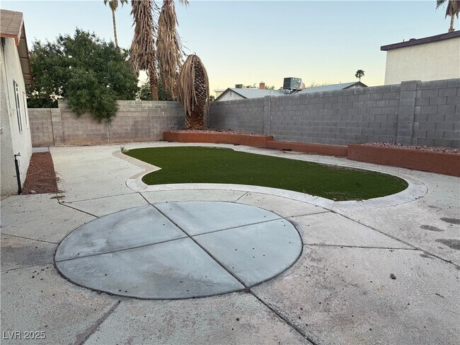 Building Photo - 6997 Acorn Ct