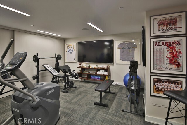 Building Photo - 3124 The Strand