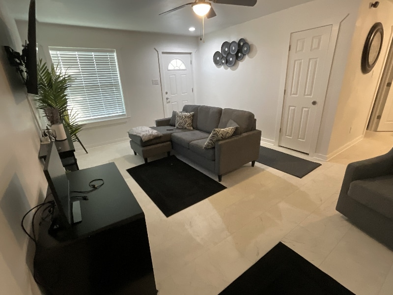 Building Photo - 1301 E Avenue G