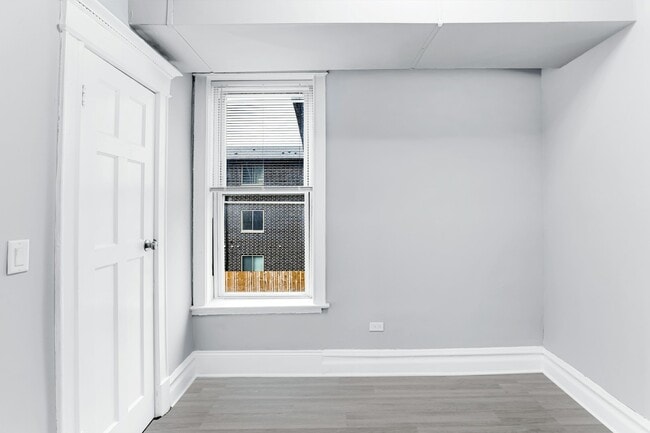 Building Photo - 5341 S Indiana Ave