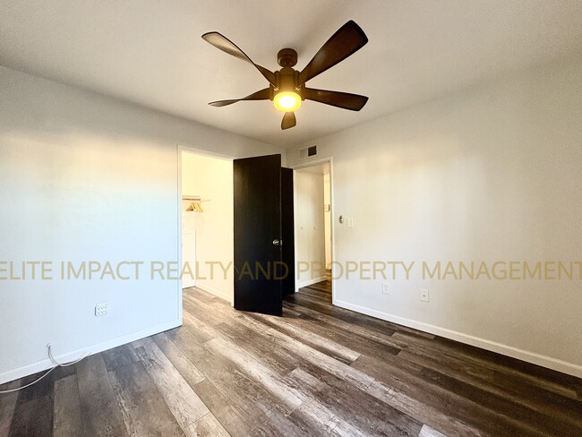 Building Photo - 1981 N Terraza de la Cienega