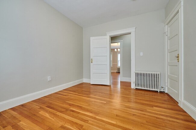 Building Photo - 1873 Hyde Park Ave