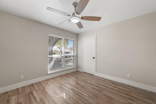Building Photo - 1313 Redbud Trail
