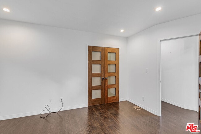 Building Photo - 3476 Troy Dr