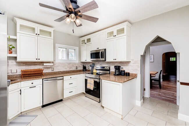 Building Photo - 5336 Northrup Ave