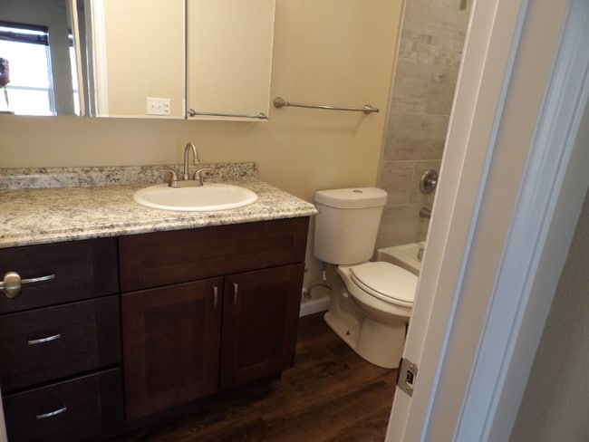 Building Photo - 2640 E Monument St