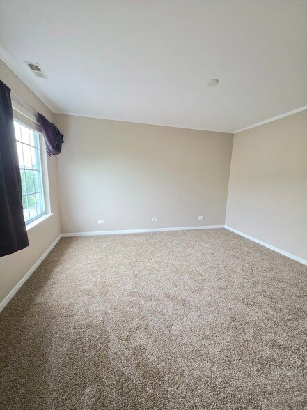 Building Photo - 369 Evergreen Cir