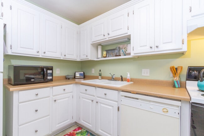 Building Photo - 101 Brookview Cir