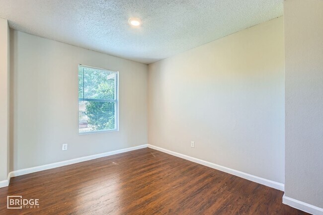Building Photo - 1395 Stewart Dr